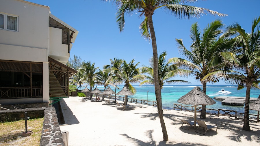 Le Peninsula Bay Beach Resort