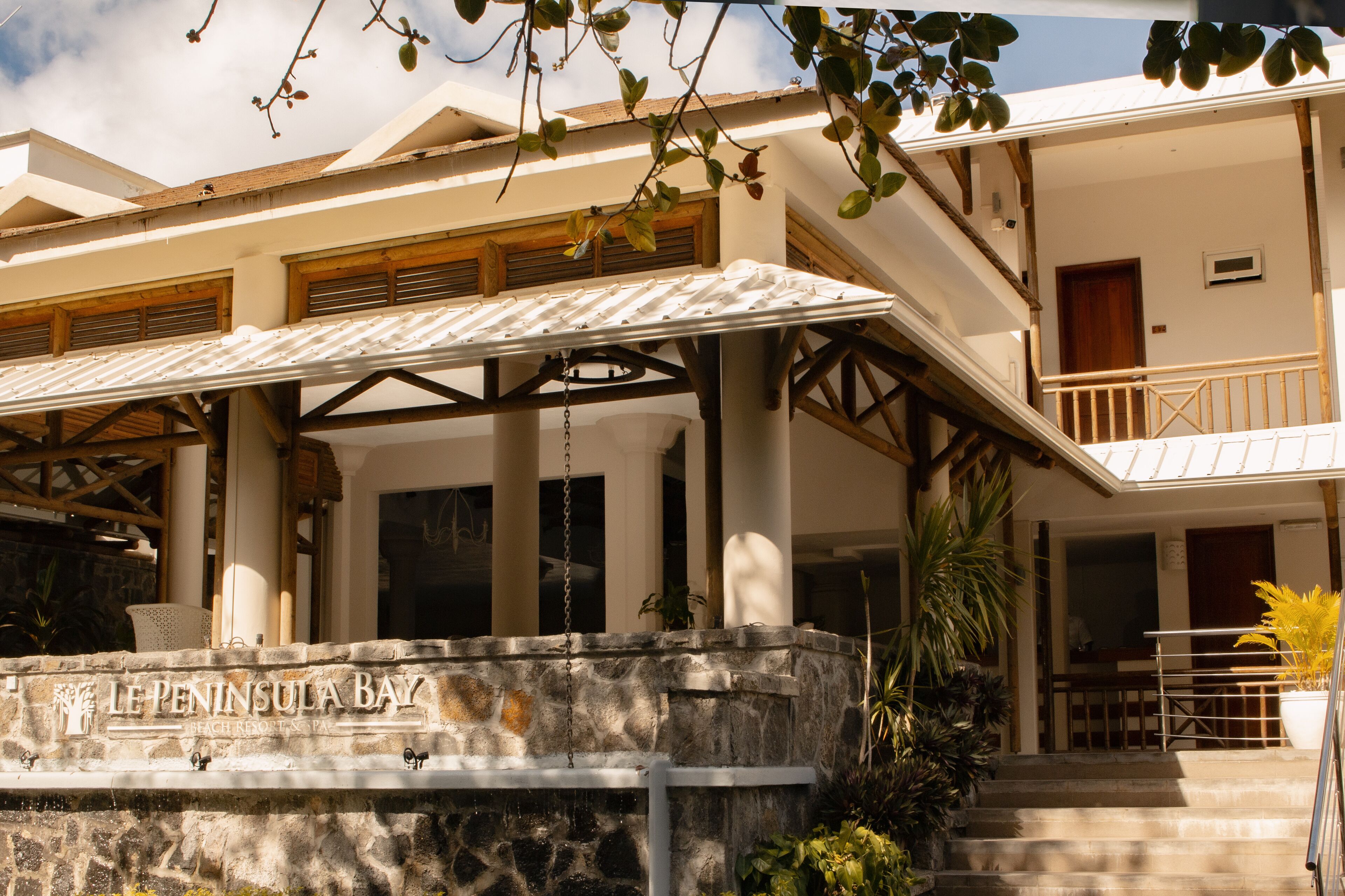 Foto - Le Peninsula Bay Beach Resort & Spa