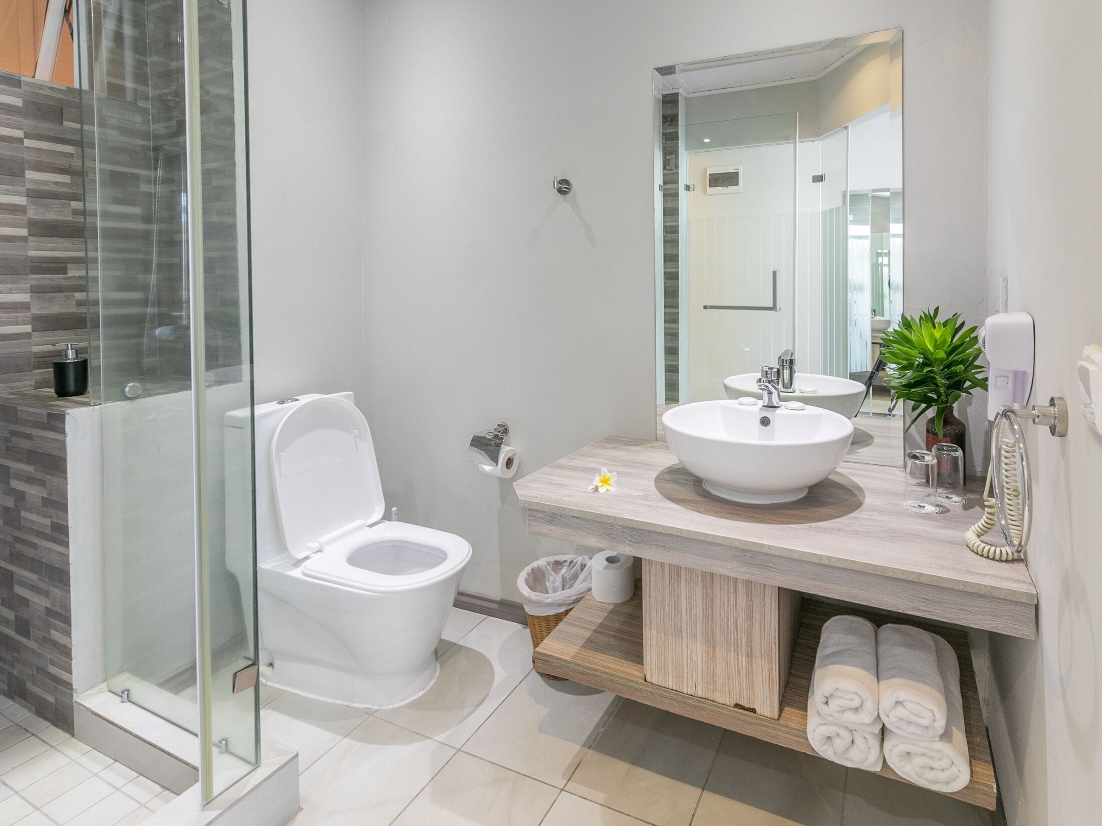 Le Peninsula Bay Beach Resort