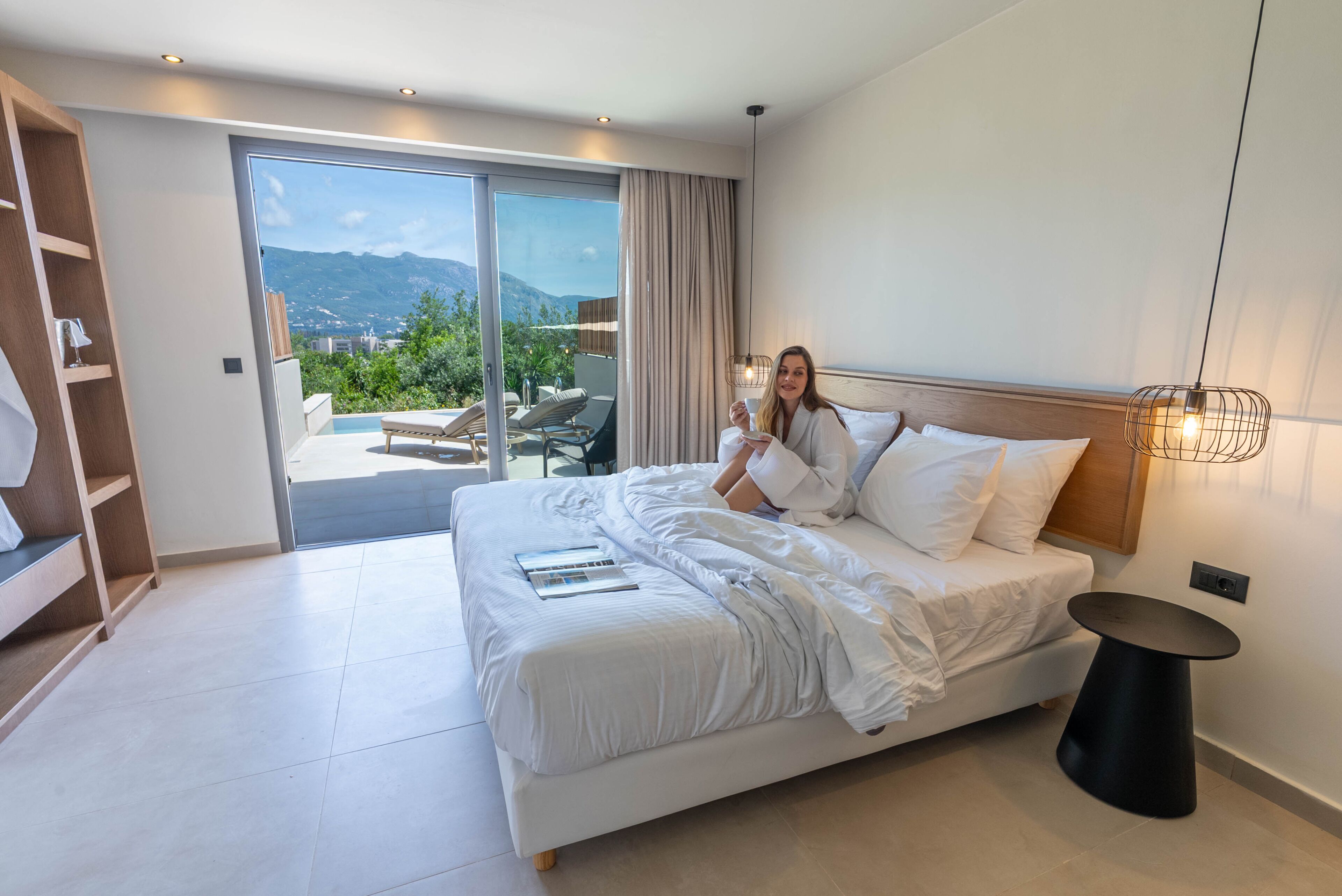 尊榮開放式套房 | 客房內保險箱、遮光布/窗簾、隔音、熨斗/熨衣板