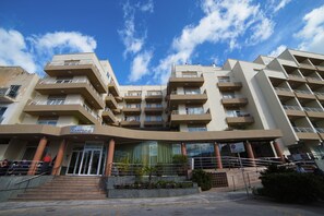 Fachada de la propiedad