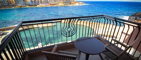 Minibar, in-room safe, desk, blackout drapes