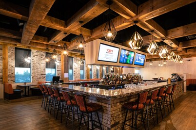 Deerfoot Inn & Casino