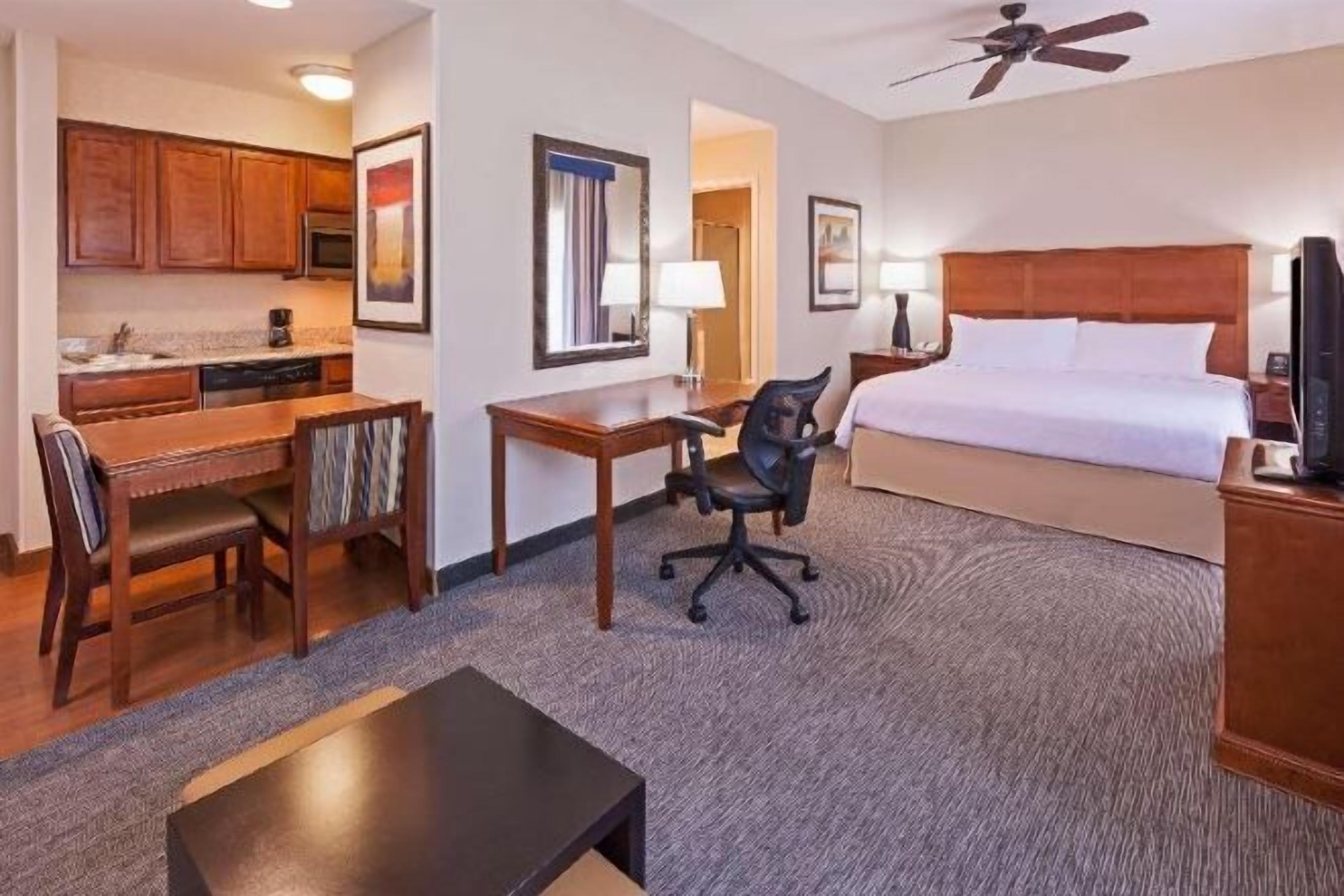 Premium bedding, in-room safe, desk, iron/ironing board