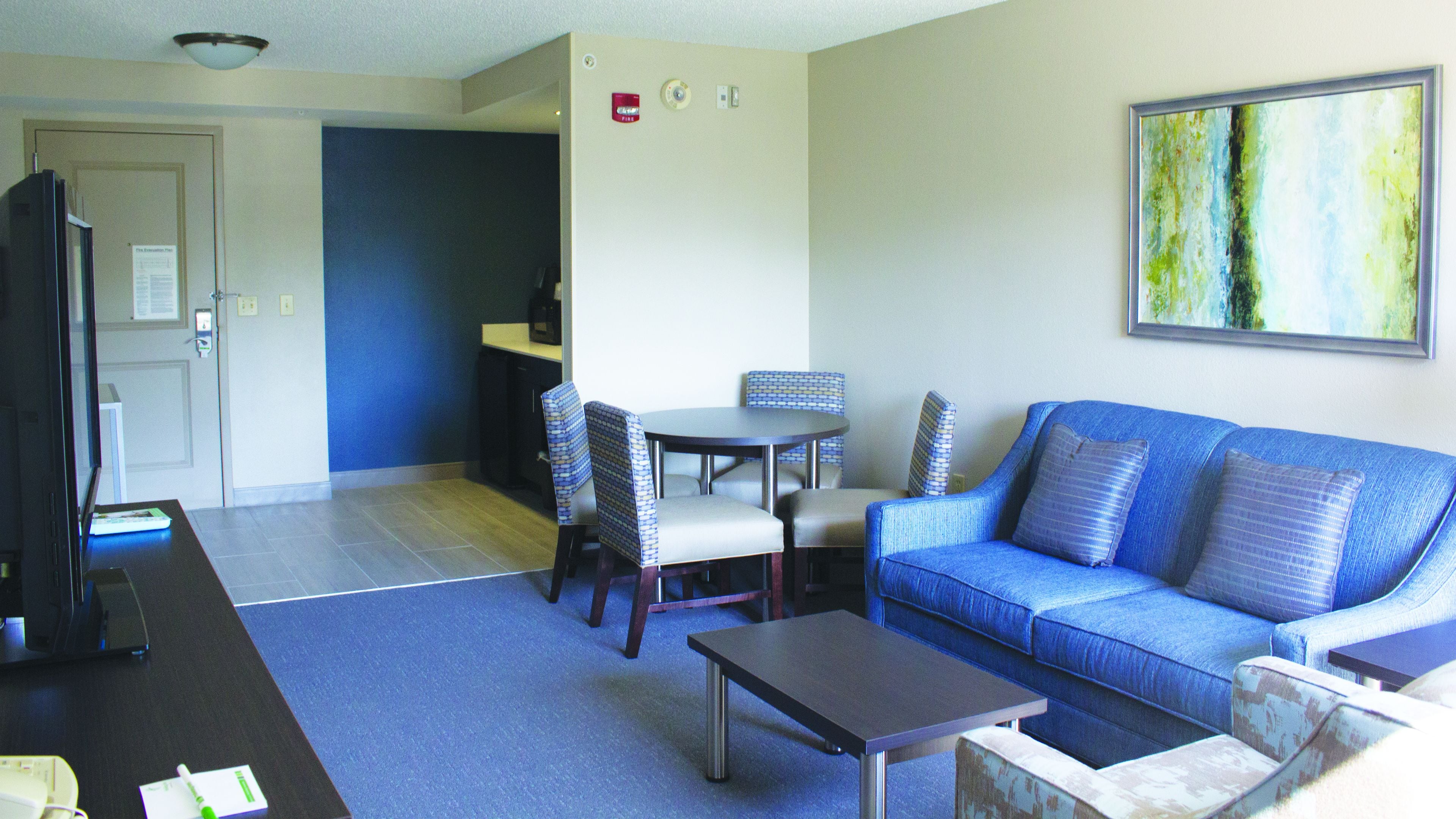 suite, 1 bedroom (living area) | in-room safe, desk, blackout curtains, soundproofing