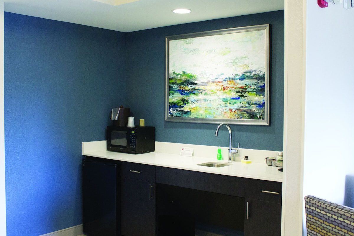 suite, 1 bedroom (living area) | in-room safe, desk, blackout curtains, soundproofing