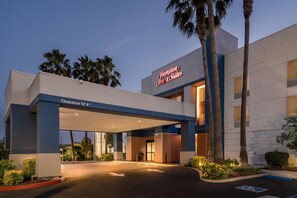 Exterior - Hampton Inn & Suites Lathrop (Lathrop)