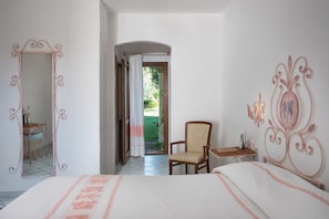Allergikerbettwaren, Minibar, Schreibtisch, Verdunkelungsvorhänge