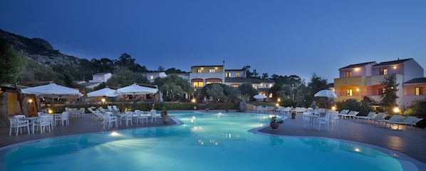 Seasonal outdoor pool, pool umbrellas, pool loungers