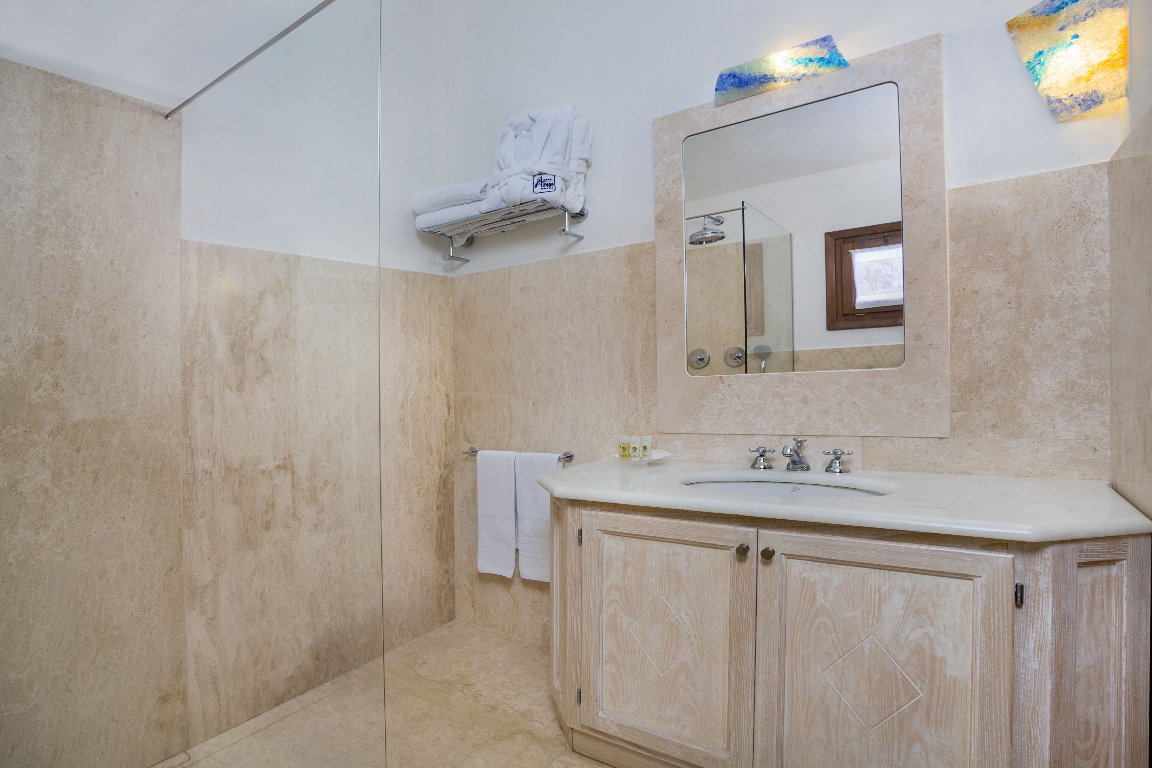 deluxe room | bathroom | shower, free toiletries, hair dryer, bidet