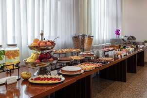 Daily buffet breakfast (EUR 10.00 per person)