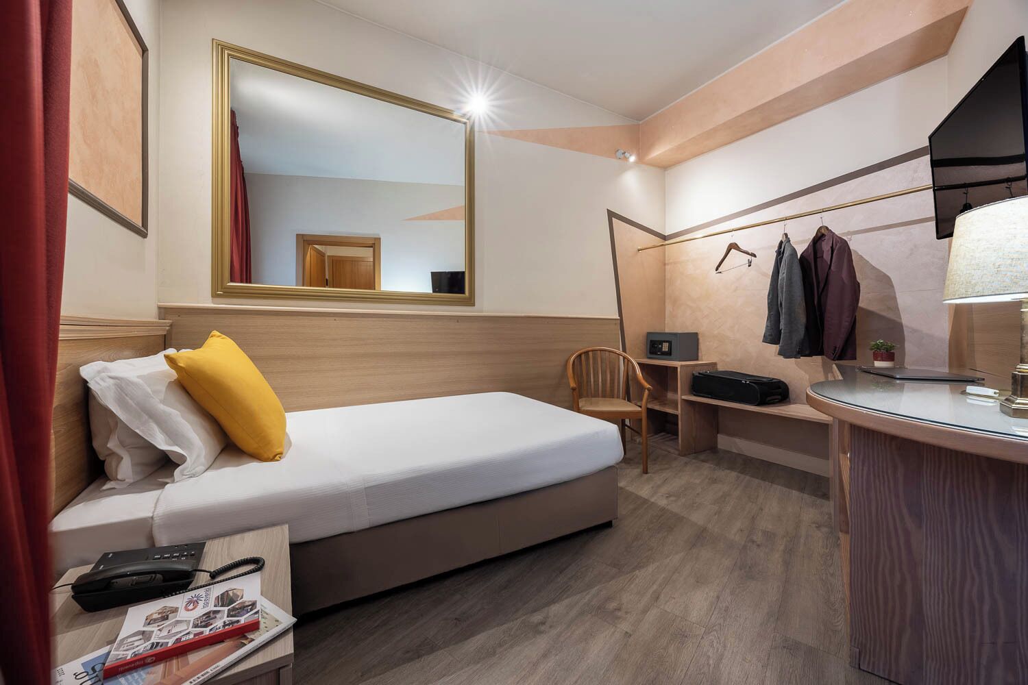 Ropa de cama hipoalergénica y minibar 
