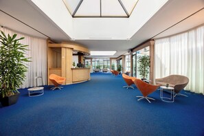 Coin salon dans le hall