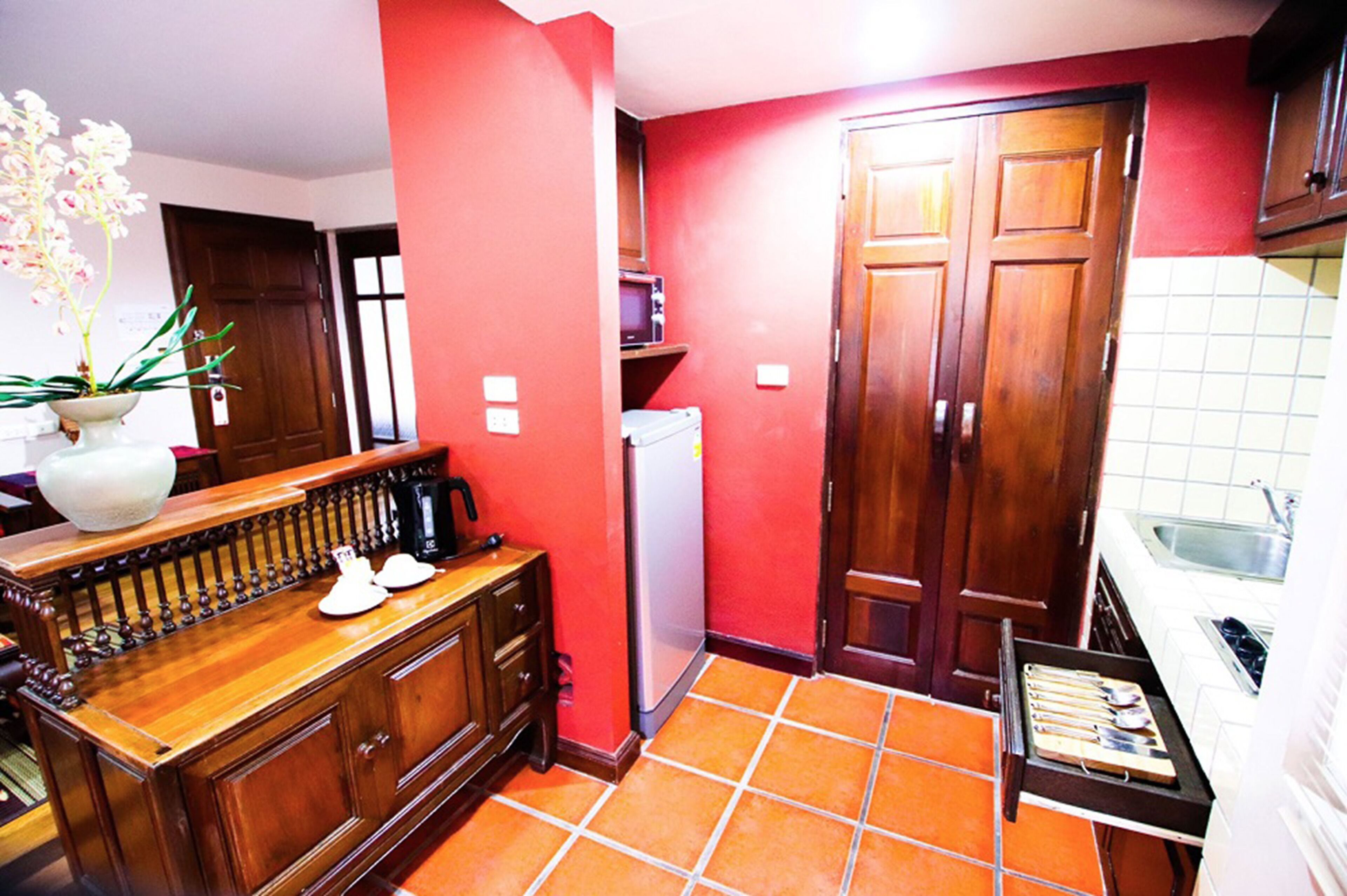 presidential suite | private kitchen | fridge, coffee/tea maker, electric kettle