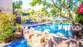 Outdoor pool, sun loungers