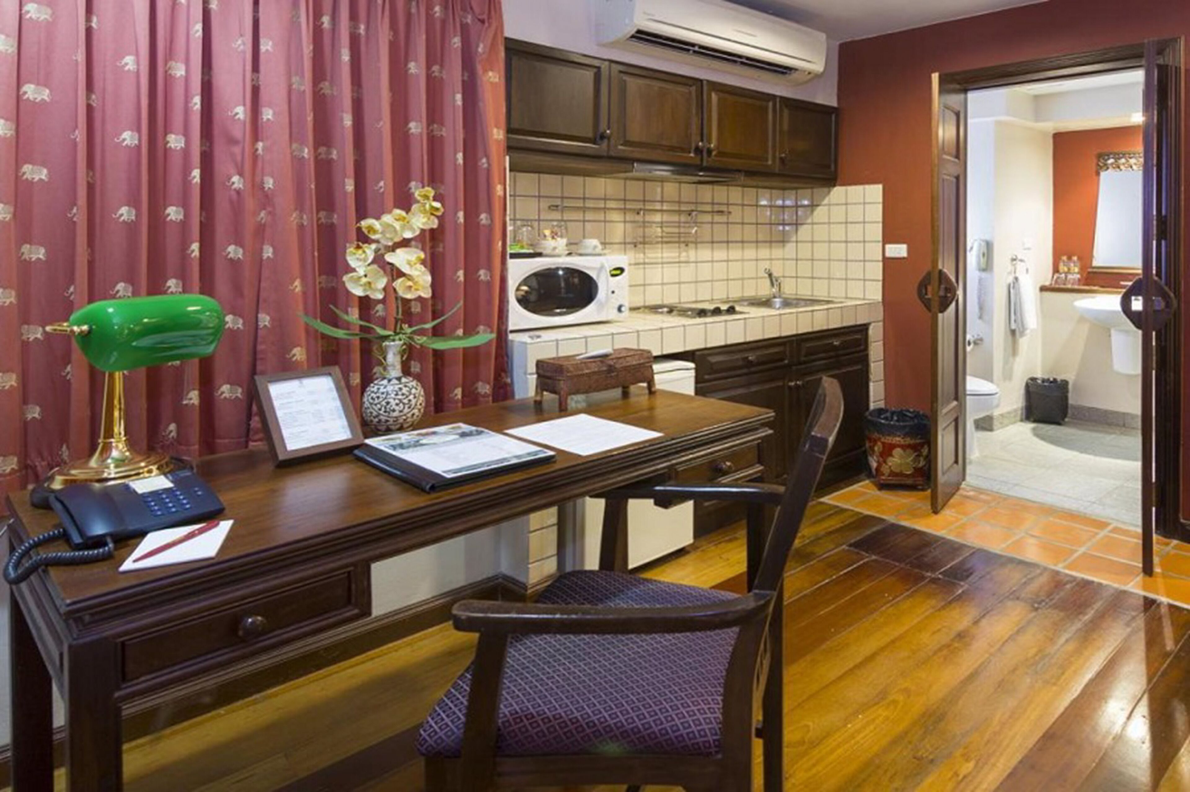 executive room | room amenity