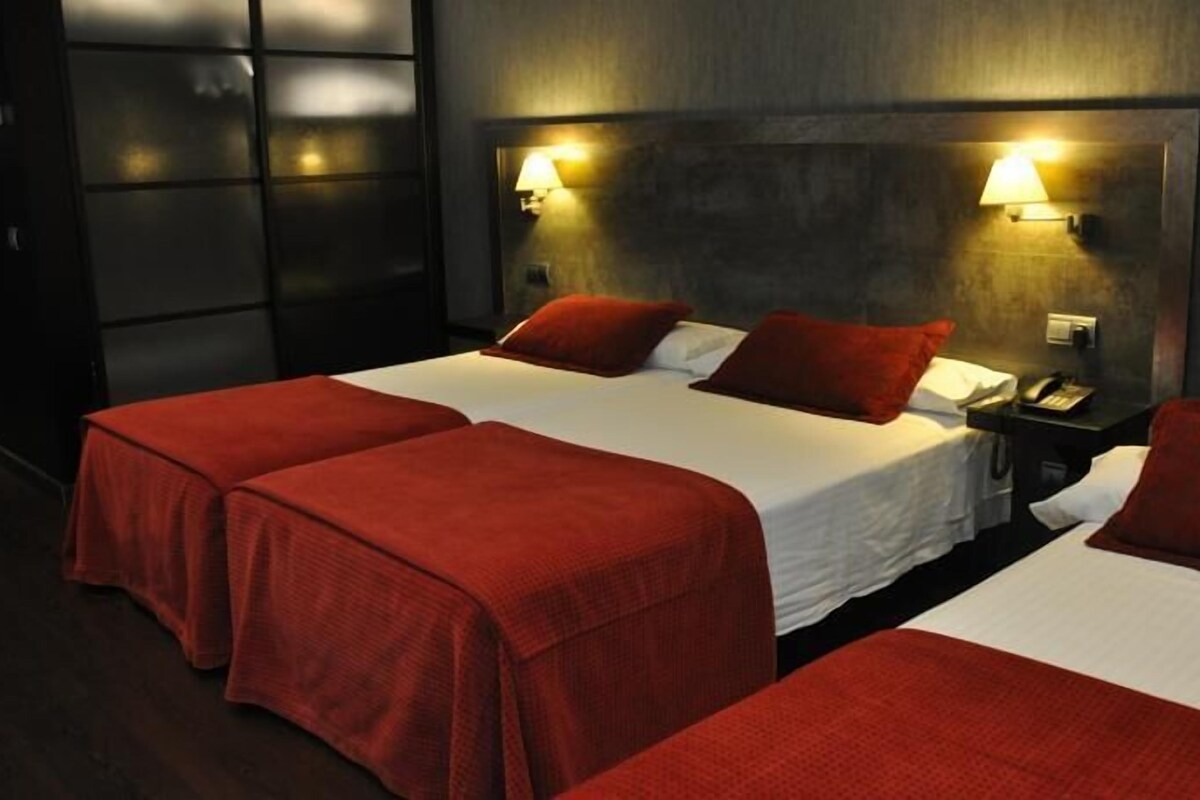 Premium bedding, down duvets, minibar, in-room safe