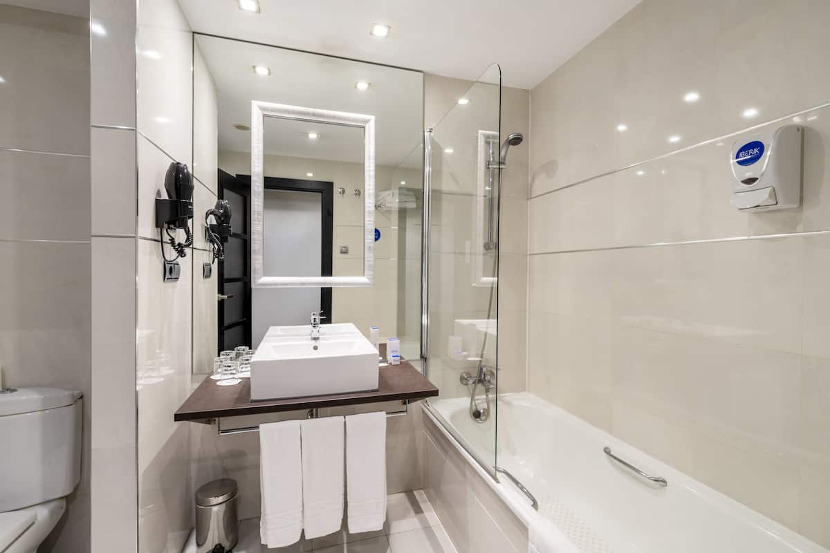 triple room | bathroom | designer toiletries, hair dryer, towels, soap
