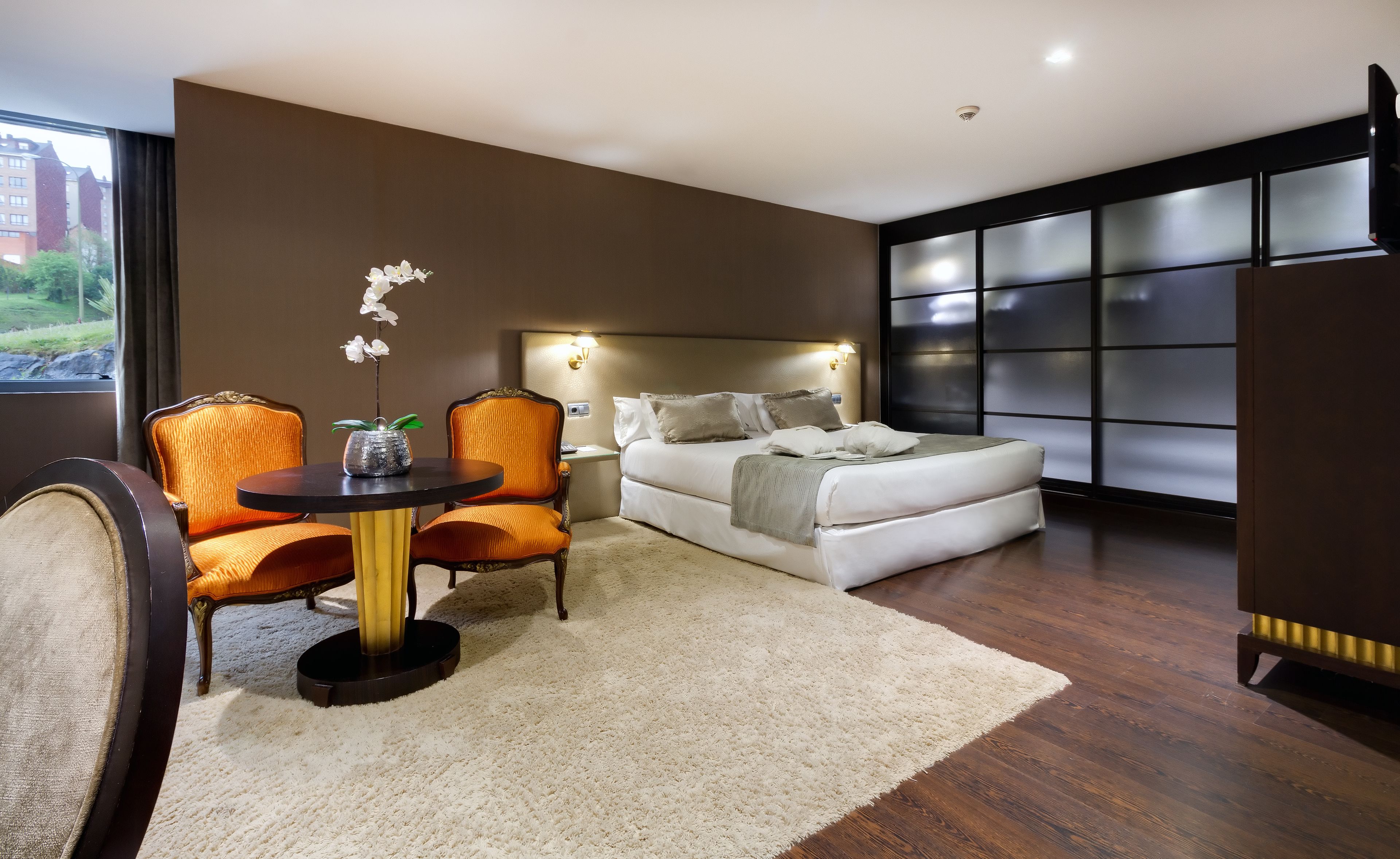 deluxe room (oca) | premium bedding, down duvets, minibar, in-room safe