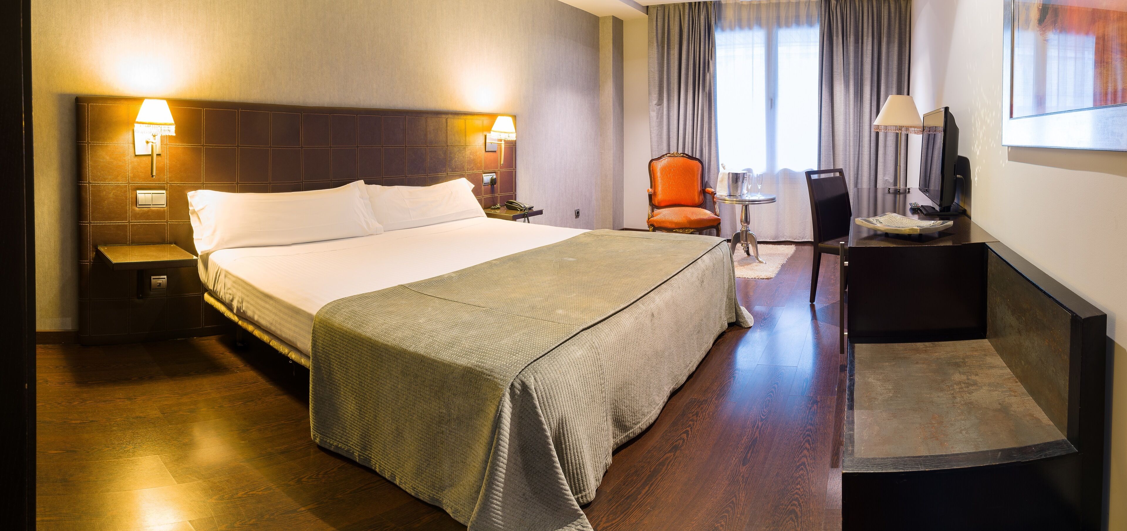 Premium bedding, down duvets, minibar, in-room safe
