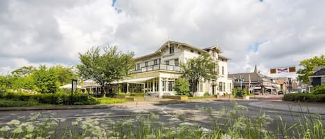 Fachada de la propiedad