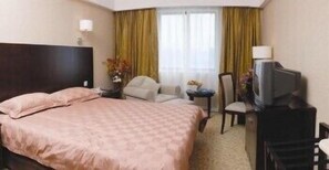 Iron/ironing board, alarm clocks - Beijing Hepingli Hotel (Beijing)