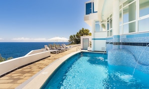 Indoor pool, outdoor pool, sun loungers - Globales Apartamentos Cala Viñas Adults Only + 16 (Calvia)