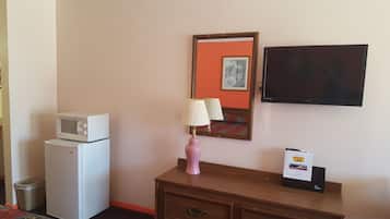 Habitación estándar, 1 cama de matrimonio grande, fumadores | Decoración individual, mobiliario individual, cortinas opacas