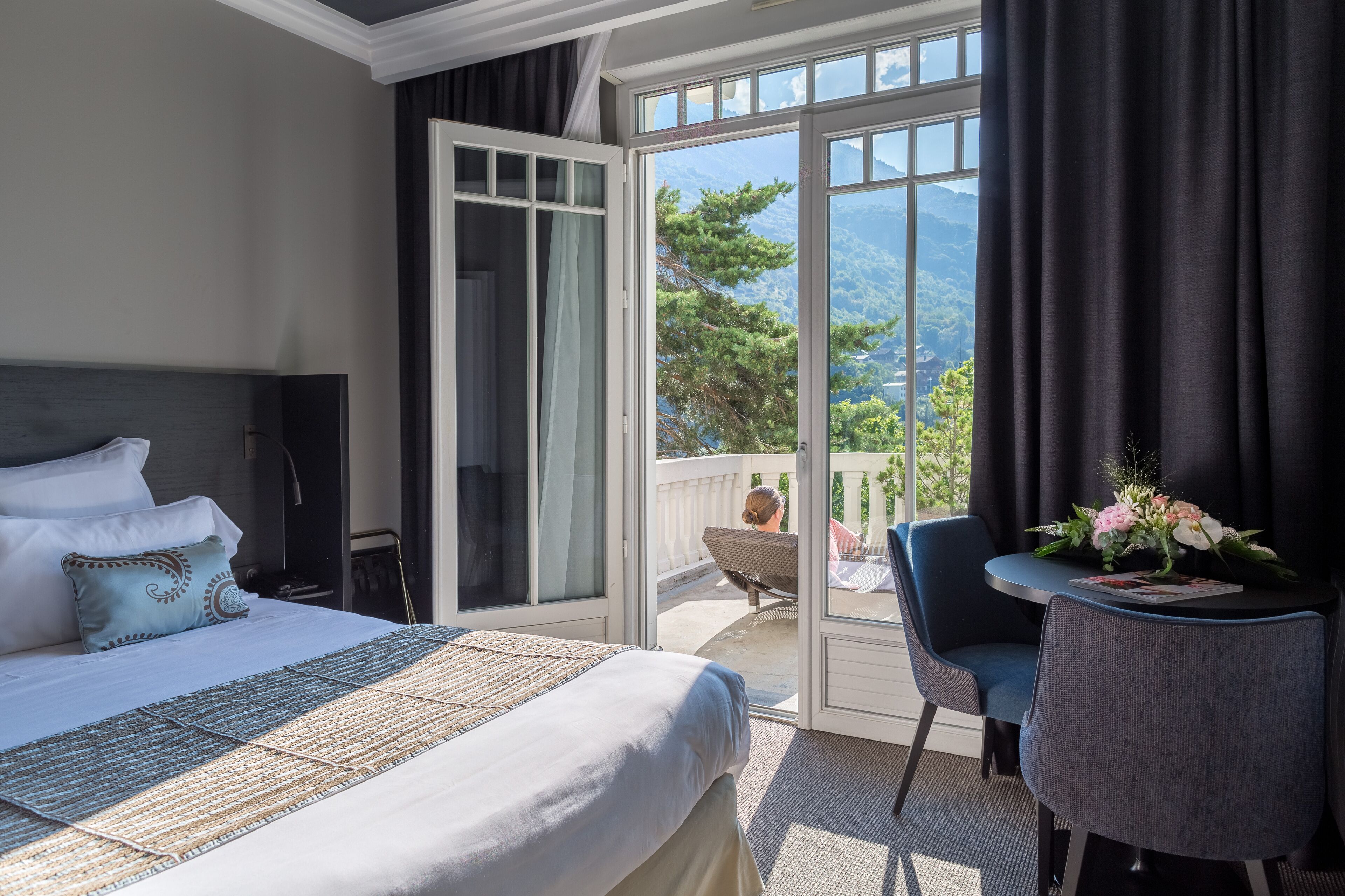 family room | in-room safe, individually decorated, individually furnished, desk