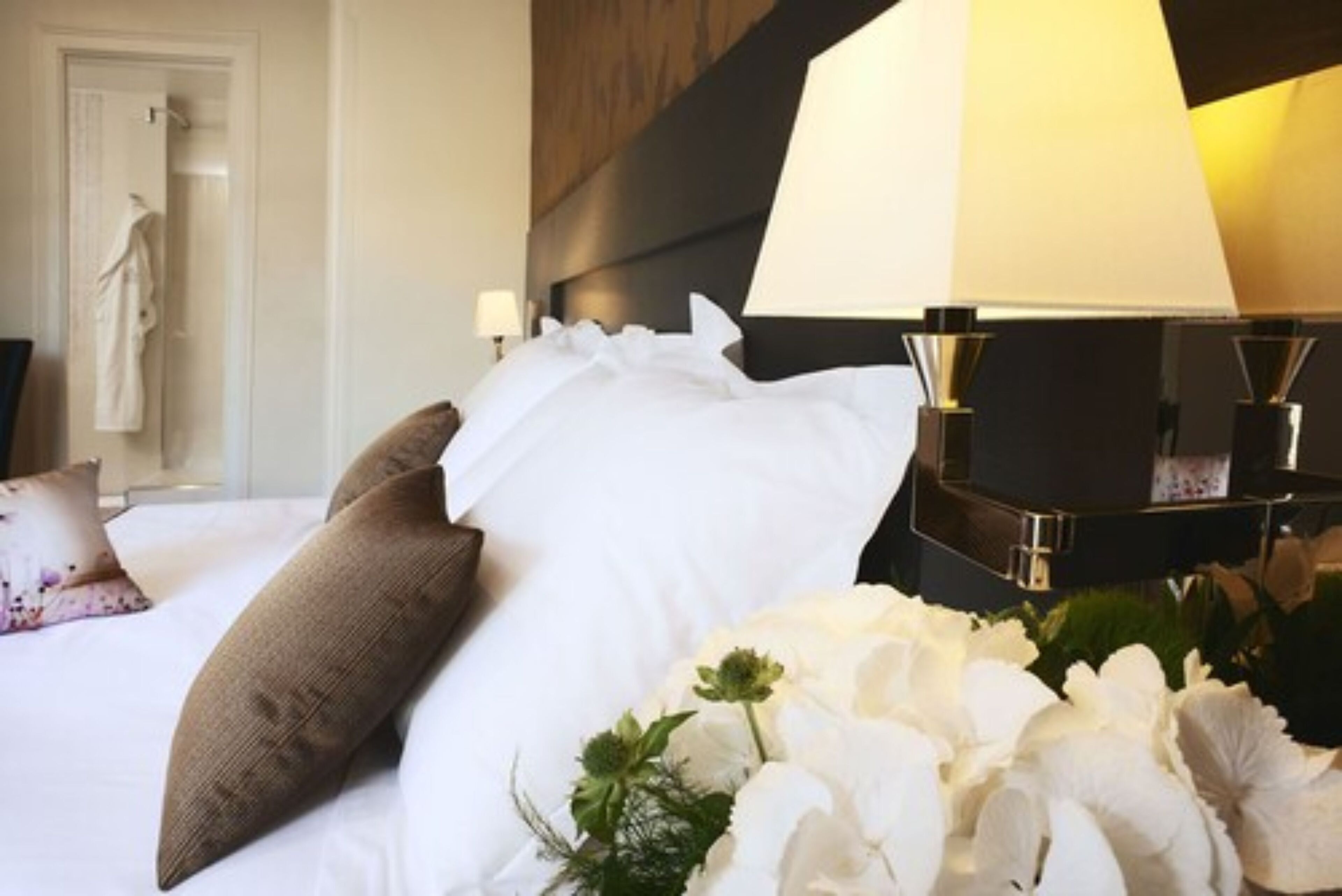 superior room | in-room safe, individually decorated, individually furnished, desk