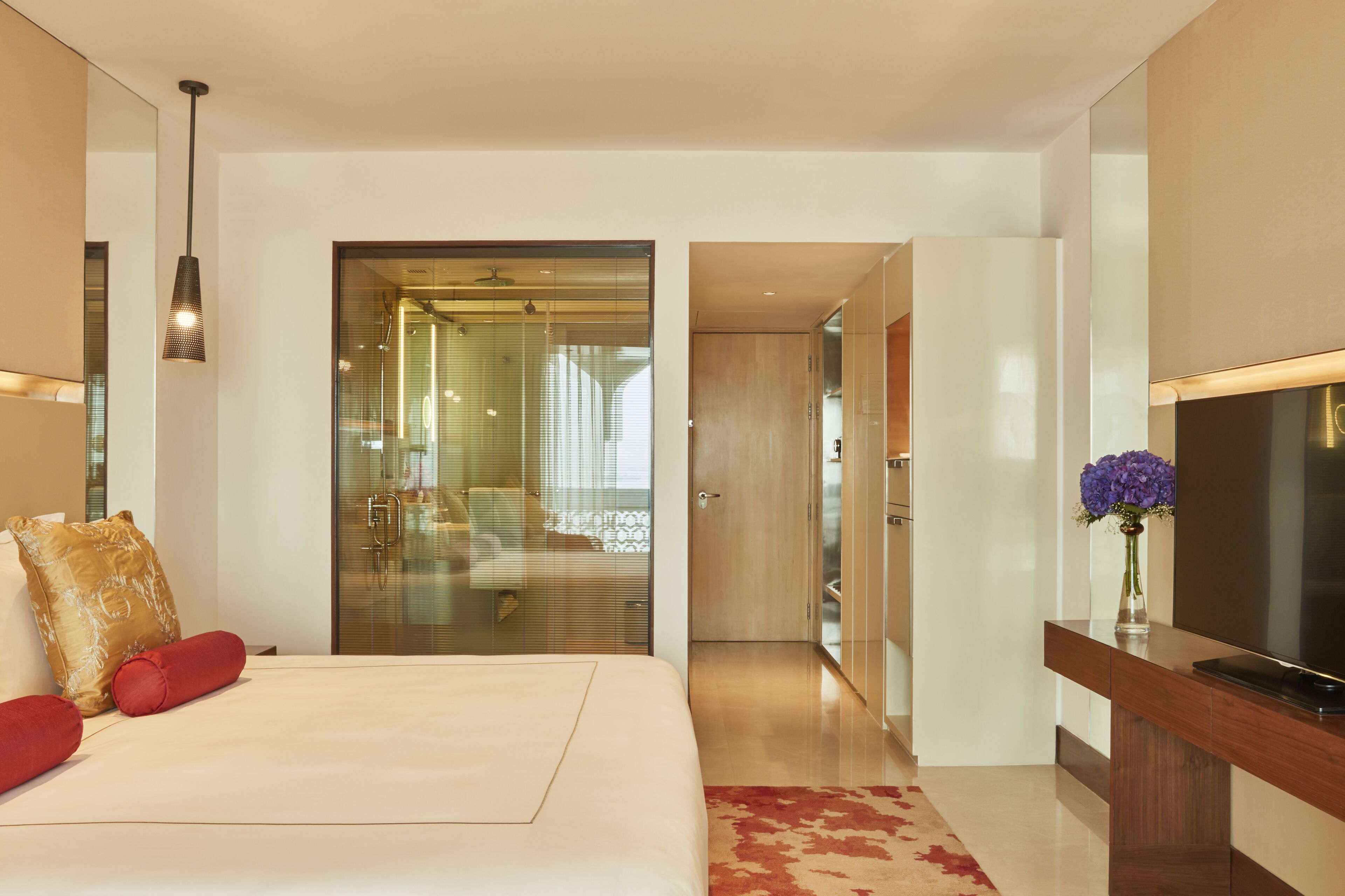 1 bedroom, premium bedding, minibar, in-room safe