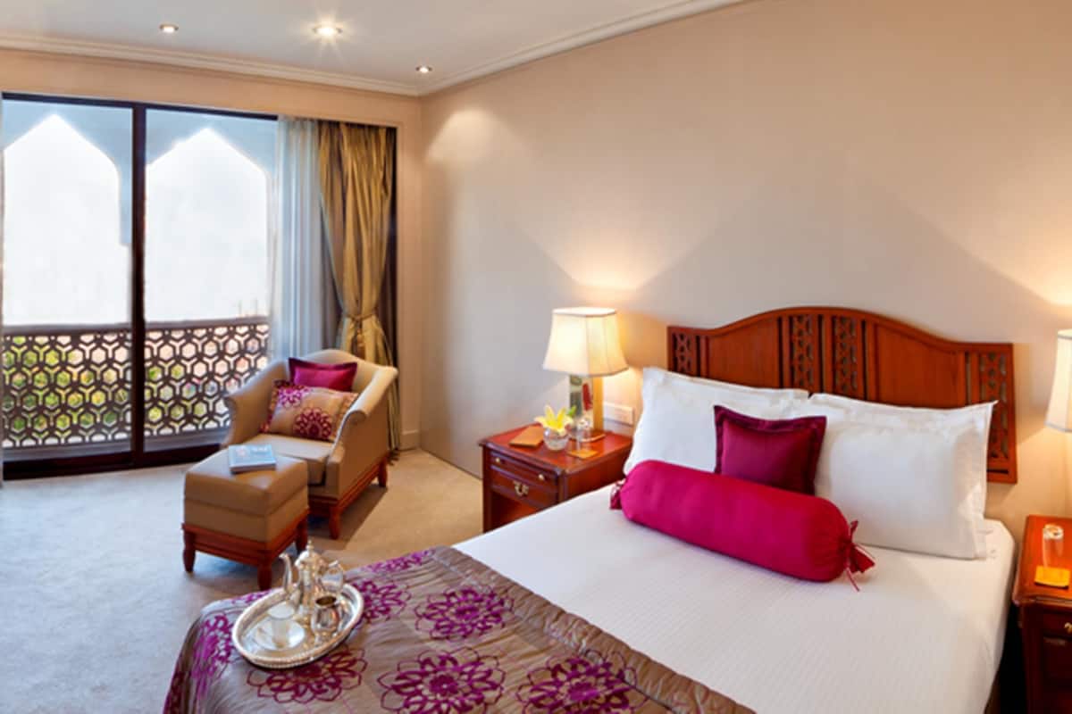 Deluxe Room City View | 1 bedroom, premium bedding, minibar, in-room safe