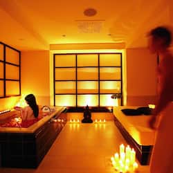 Couples treatment room(s), sauna, hot tub, steam room