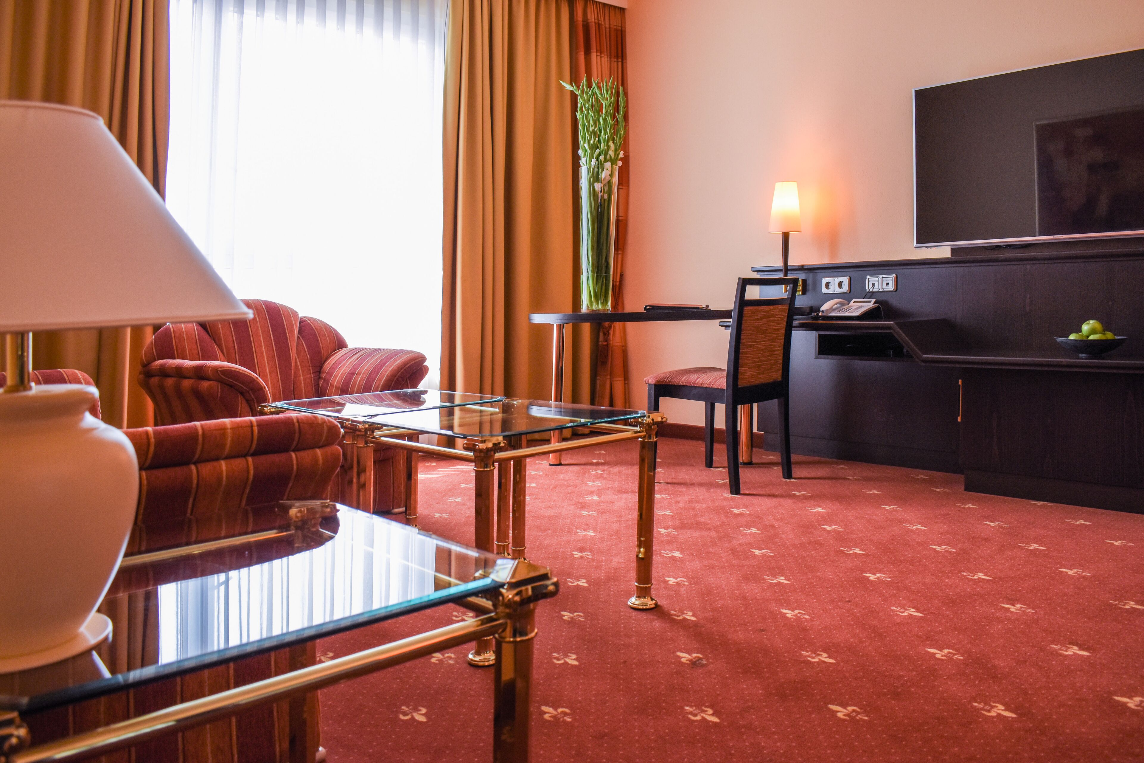 suite | living area | 80-cm lcd tv with satellite channels