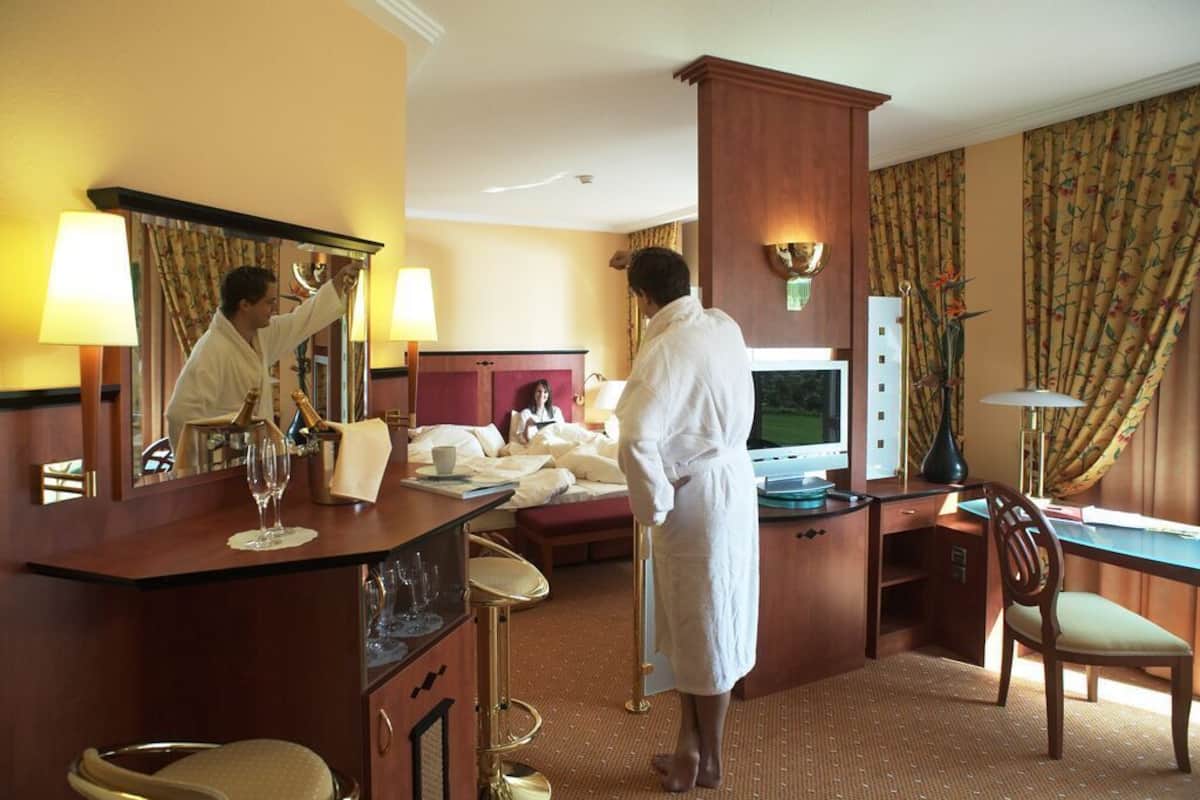 Minibar, in-room safe, soundproofing, free WiFi