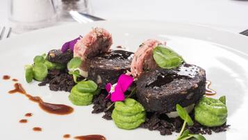 Breakfast and dinner served