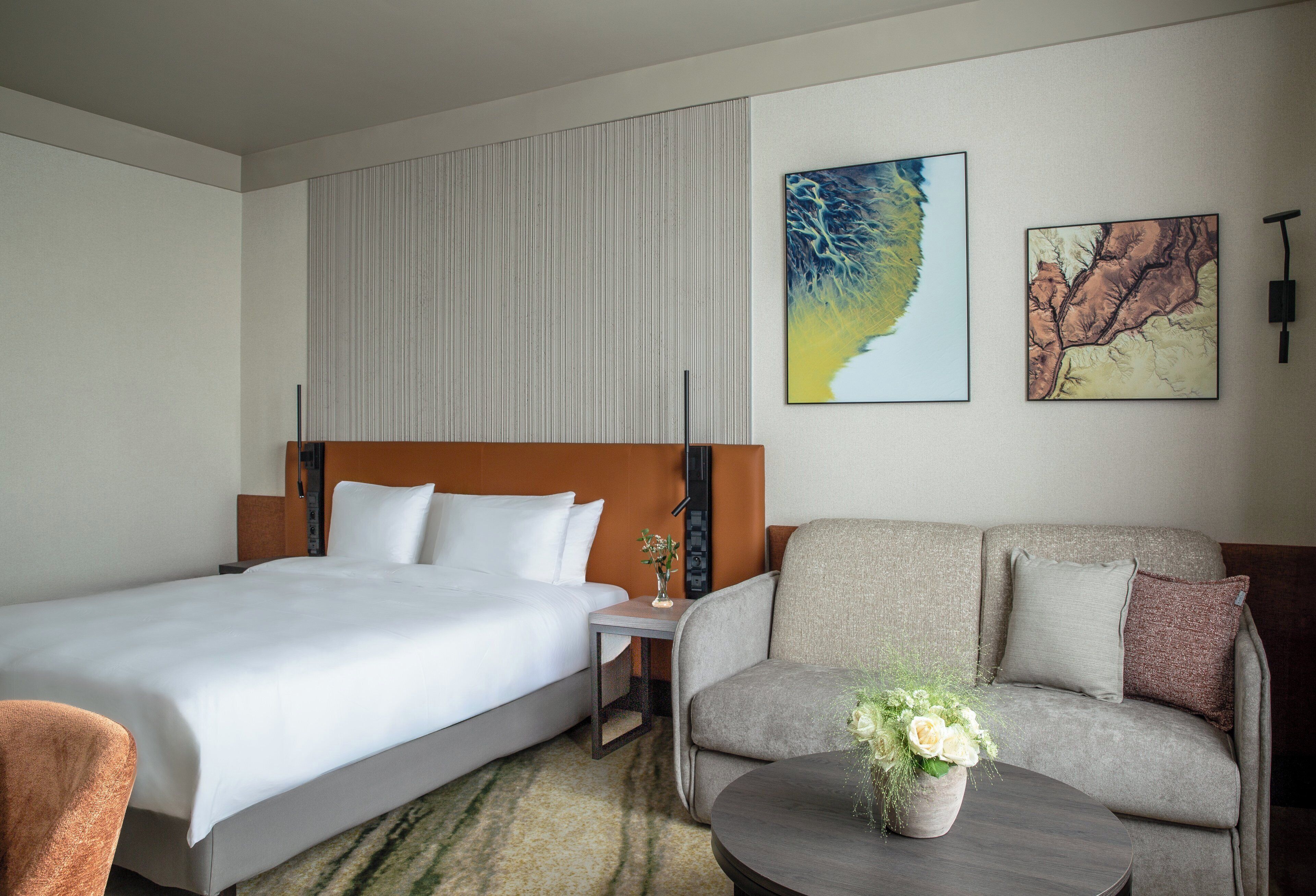 Ropa de cama de alta calidad y minibar 