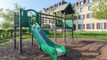 Children’s play area – outdoor