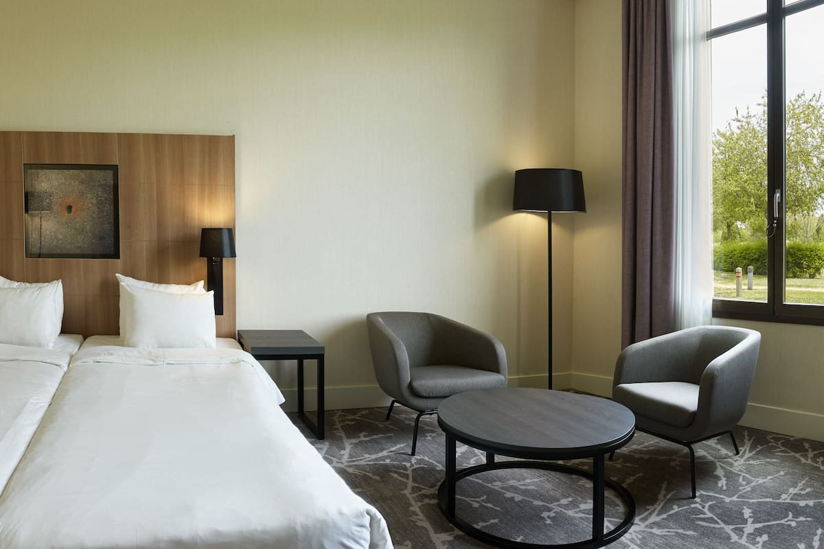 Premium bedding, minibar, in-room safe, desk