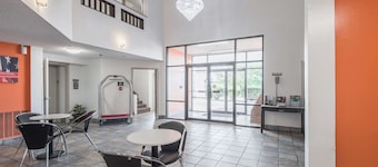 Motel 6 Lawrence, KS