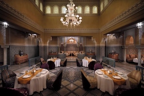 4 من المطاعم، الاطباق المغربية