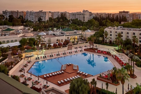 Outdoor pool. Fes Marriott Hotel Jnan Palace