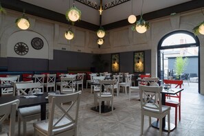 Daily buffet breakfast (EUR 14 per person)