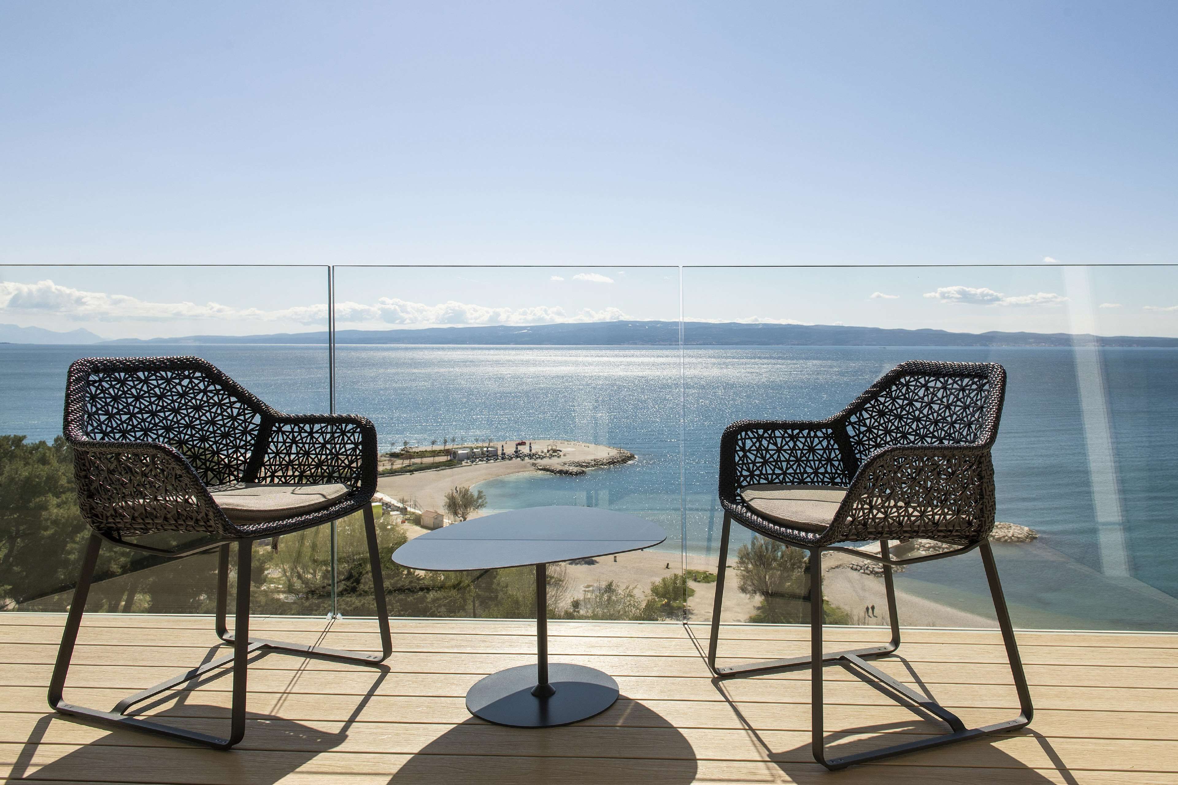 Premium-værelse - balkon - havudsigt | Allergivenligt sengetøj, pengeskab på værelset, skrivebord