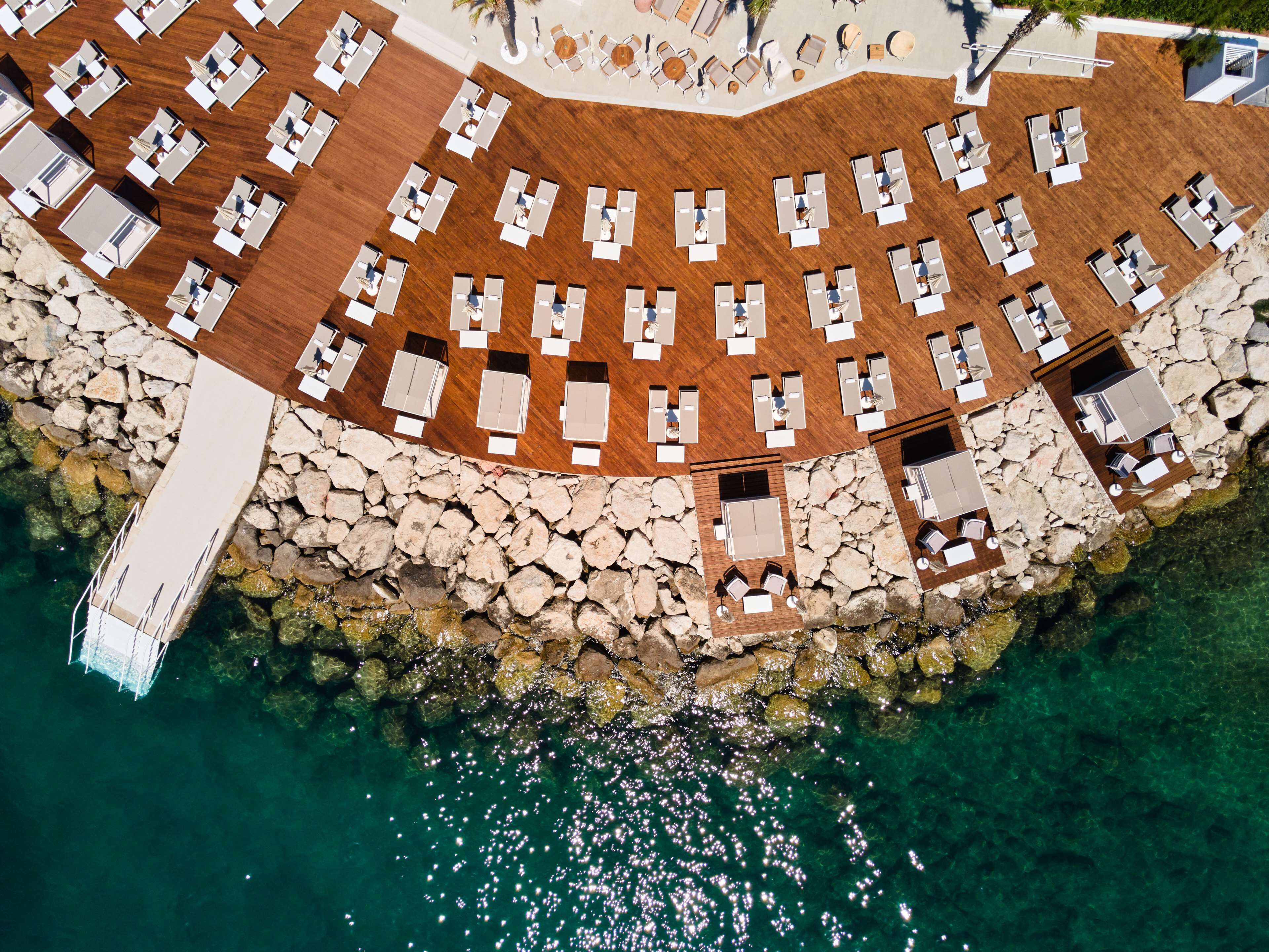 2 Bars/Lounges, Poolbar, Strandbar