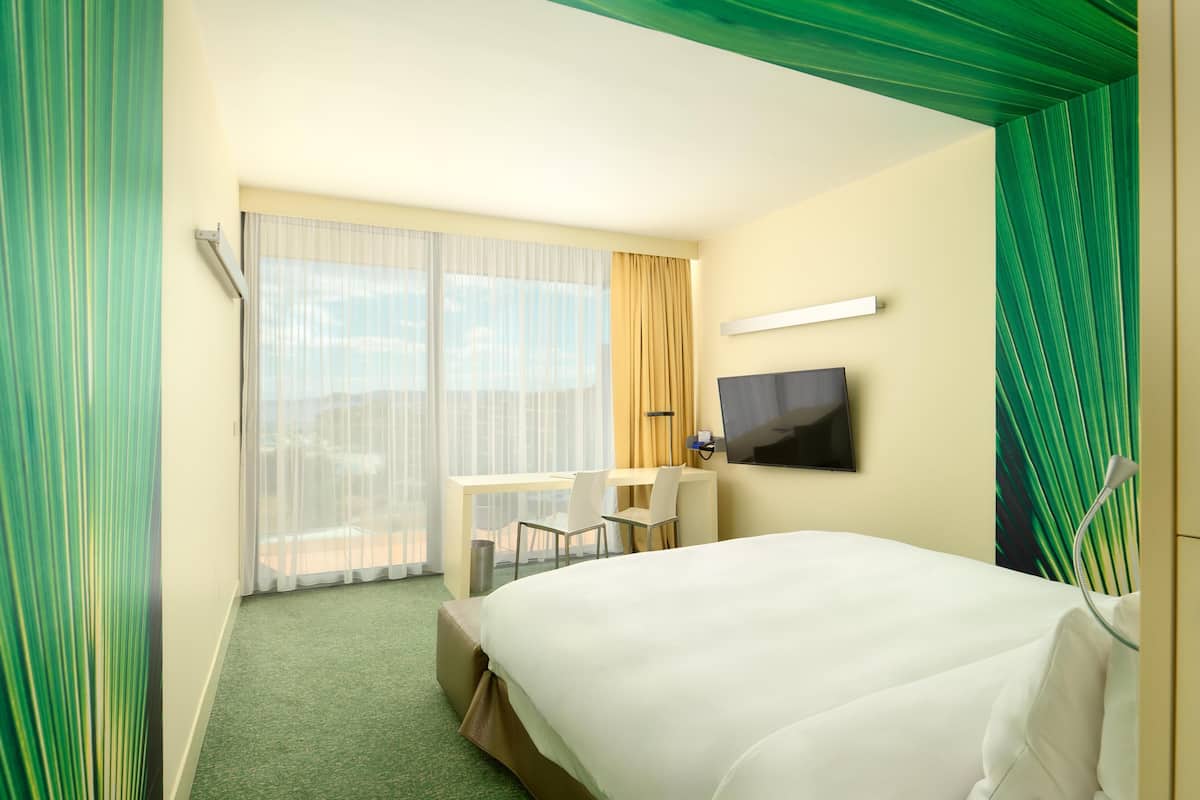 Superior Room, Balcony, City View | Hypo-allergenic bedding, in-room safe, desk, laptop workspace