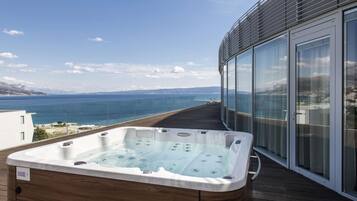 Bain à remous extérieur