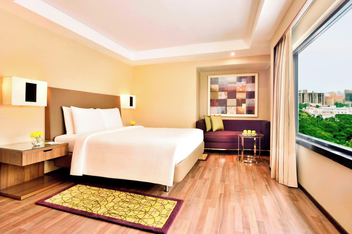 Premium bedding, minibar, desk, laptop workspace
