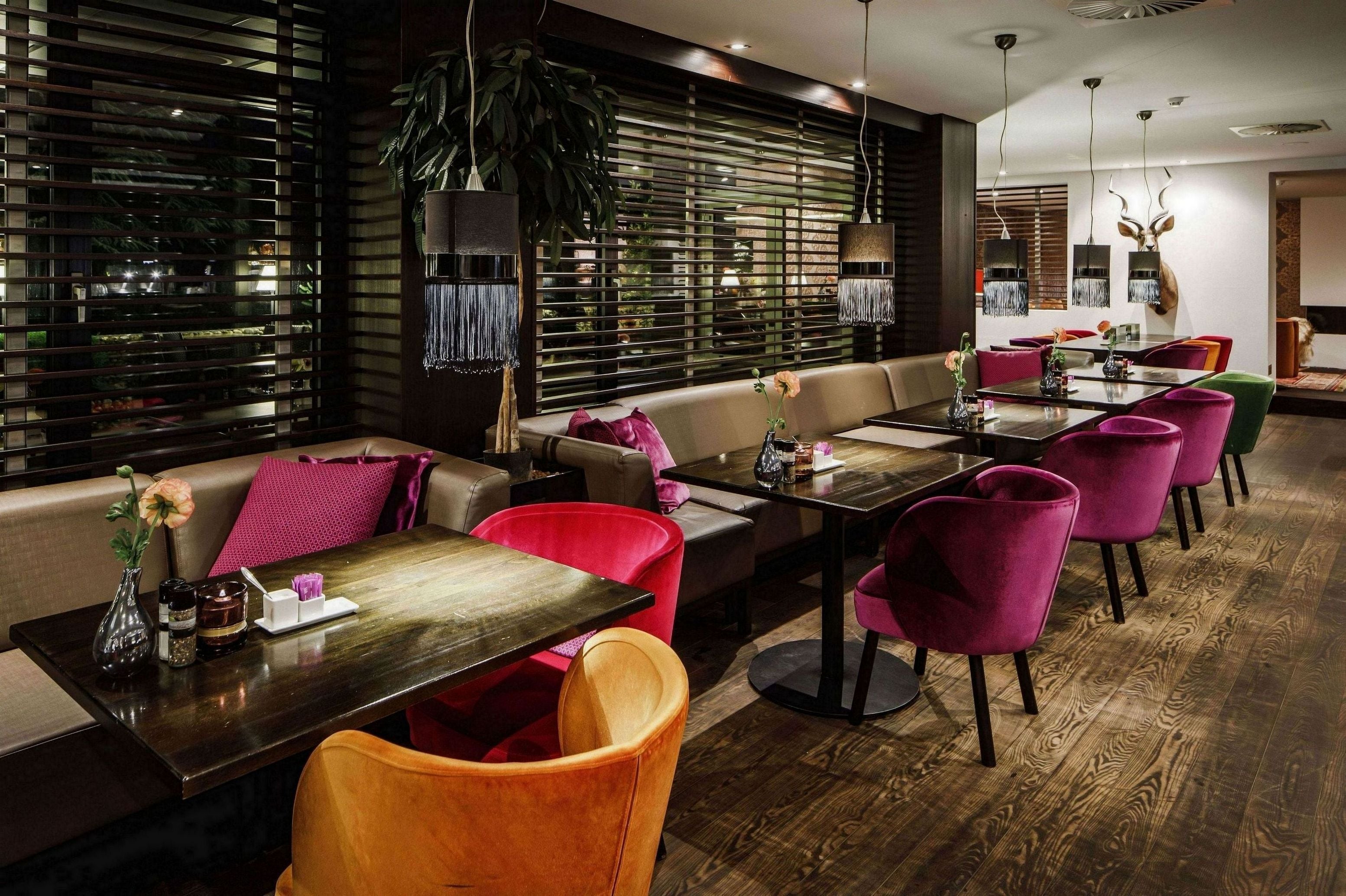 lunch, dinner served; french cuisine, al fresco dining