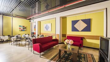 Coin salon dans le hall